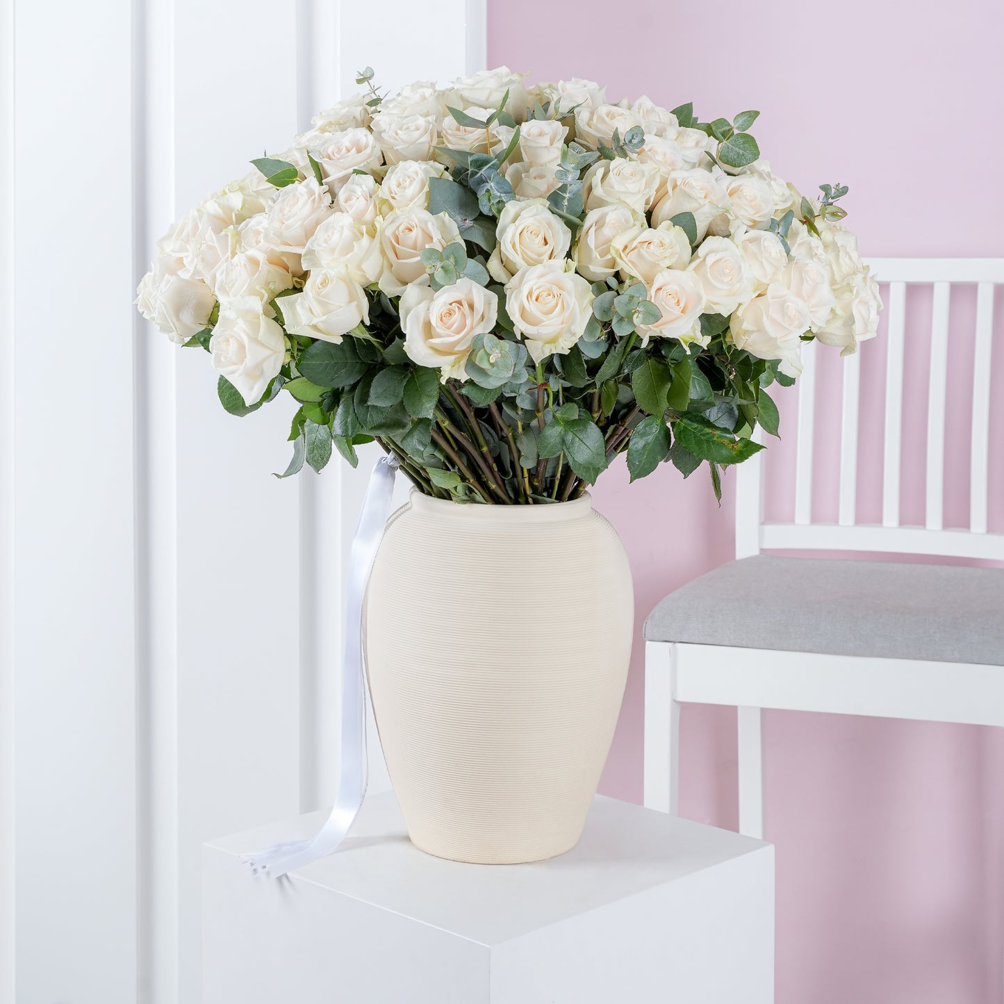 100 White Roses Vase