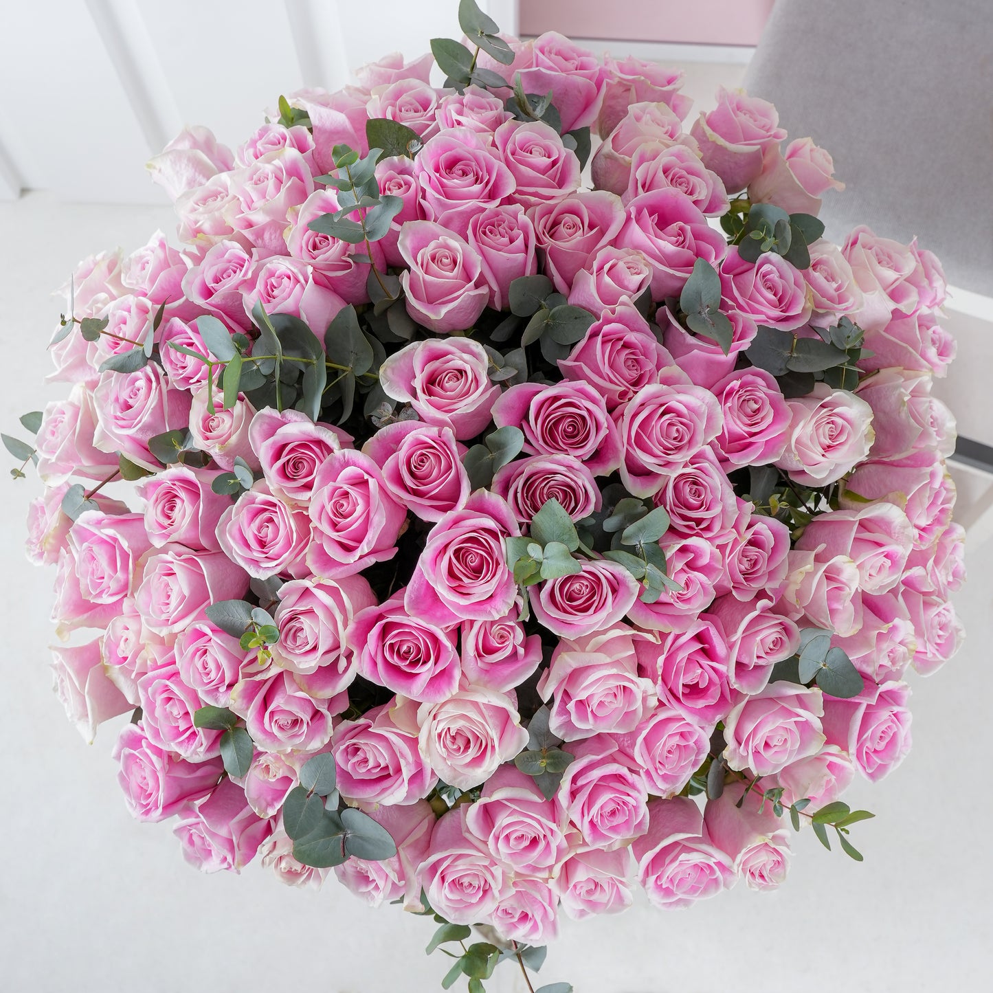 100 Pink Roses Vase