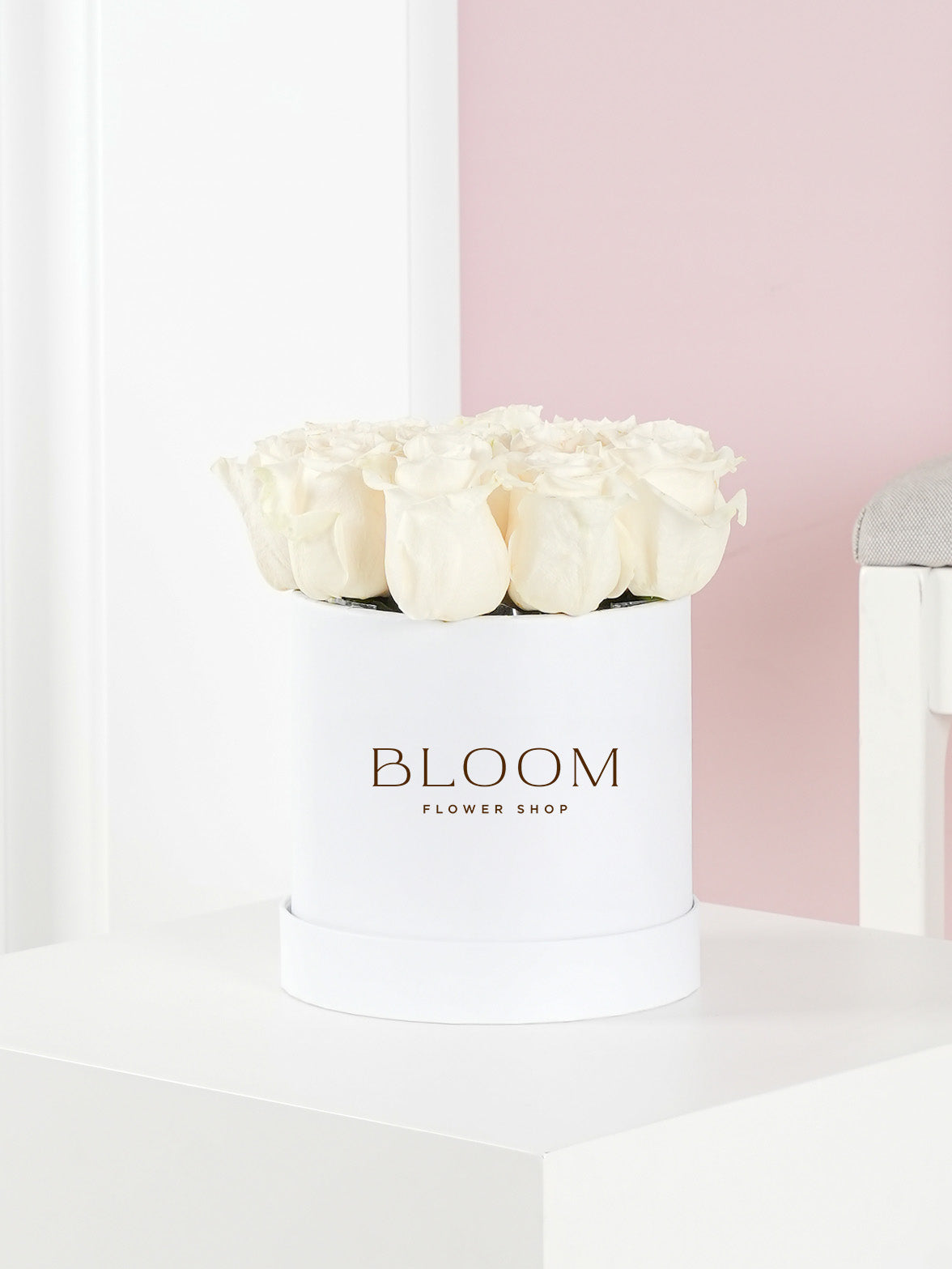 Petite White Roses Hatbox *